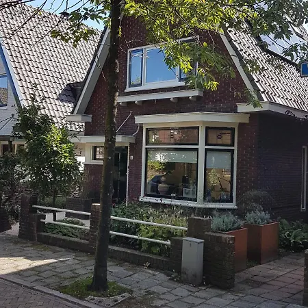 Luxury Holiday Home In Heiloo With Terrace And Garden Ferienhaus *